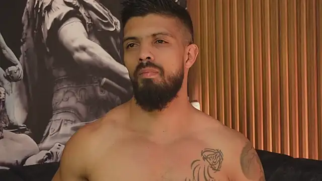 Snapshot of DannSaenz chatting on 10.18.25 DannSaenz online show from 10.18.25