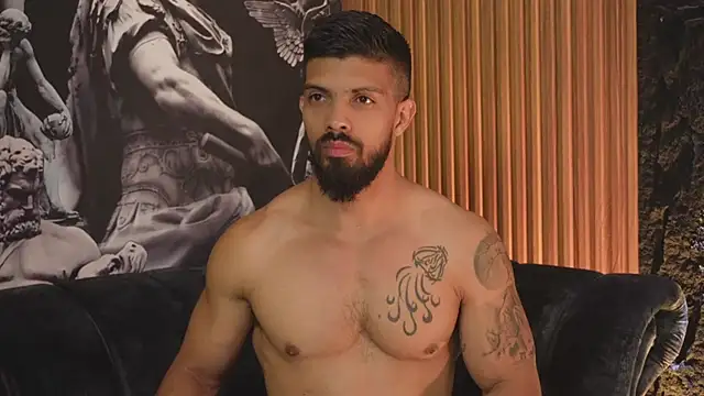 Snapshot of DannSaenz chatting on 10.18.25 DannSaenz online show from 10.18.25