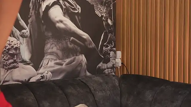 Snapshot of DannSaenz chatting on 10.21.25 DannSaenz online show from 10.21.25