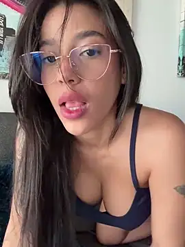 Snapshot of DanielaSaenz0 chatting on 01.05.25 DanielaSaenz0 online show from 01.05.25