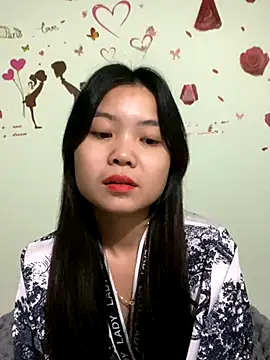 Snapshot of Maeve2k5 chatting on 12.04.24 Maeve2k5 online show from 12.04.24