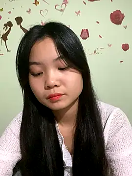 Snapshot of Maeve2k5 chatting on 12.07.24 Maeve2k5 online show from 12.07.24