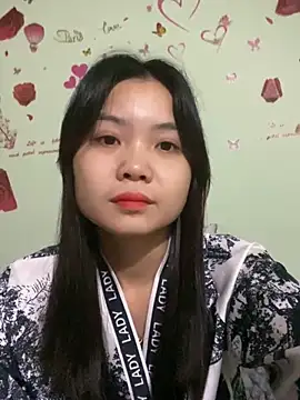 Snapshot of Maeve2k5 chatting on 12.07.24 Maeve2k5 online show from 12.07.24