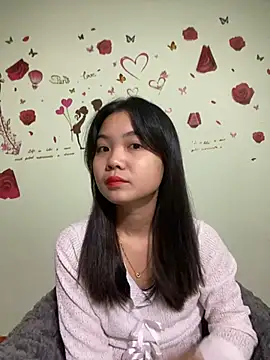 Snapshot of Maeve2k5 chatting on 12.10.24 Maeve2k5 online show from 12.10.24