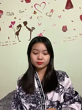 Snapshot of Maeve2k5 chatting on 12.14.24 Maeve2k5 online show from 12.14.24