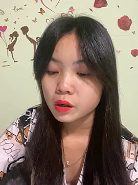 Snapshot of Maeve2k5 chatting on 12.17.24 Maeve2k5 online show from 12.17.24