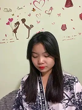 Snapshot of Maeve2k5 chatting on 12.19.24 Maeve2k5 online show from 12.19.24