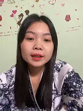 Snapshot of Maeve2k5 chatting on 12.19.24 Maeve2k5 online show from 12.19.24