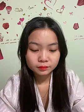 Snapshot of Maeve2k5 chatting on 12.21.24 Maeve2k5 online show from 12.21.24