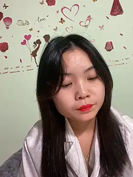 Snapshot of Maeve2k5 chatting on 12.23.24 Maeve2k5 online show from 12.23.24