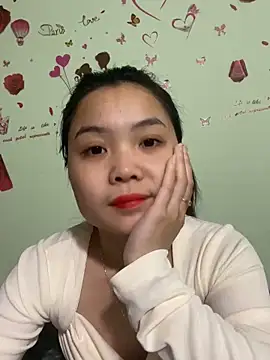 Snapshot of Maeve2k5 chatting on 12.28.24 Maeve2k5 online show from 12.28.24