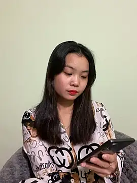 Snapshot of Maeve2k5 chatting on 12.30.24 Maeve2k5 online show from 12.30.24