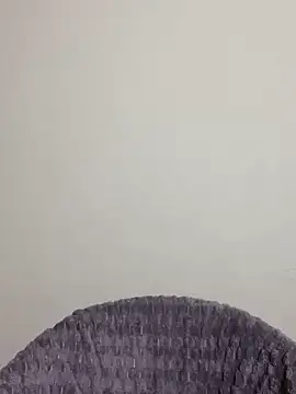 Snapshot of Maeve2k5 chatting on 01.05.25 Maeve2k5 online show from 01.05.25