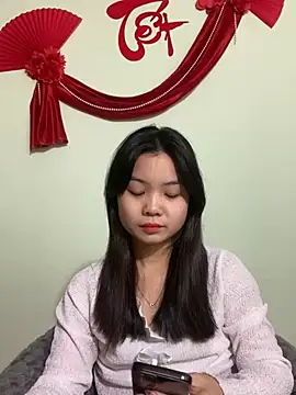 Snapshot of Maeve2k5 chatting on 01.12.25 Maeve2k5 online show from 01.12.25