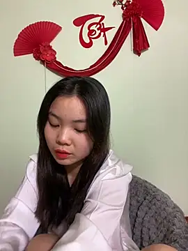 Snapshot of Maeve2k5 chatting on 01.24.25 Maeve2k5 online show from 01.24.25