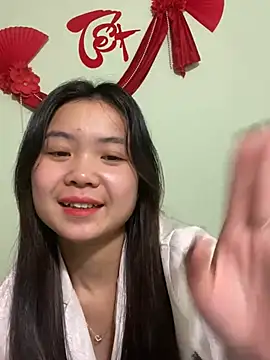 Snapshot of Maeve2k5 chatting on 02.02.25 Maeve2k5 online show from 02.02.25