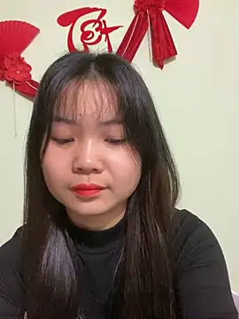 Snapshot of Maeve2k5 chatting on 02.06.25 Maeve2k5 online show from 02.06.25