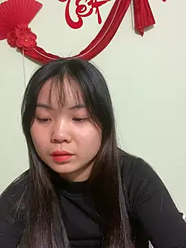 Snapshot of Maeve2k5 chatting on 02.12.25 Maeve2k5 online show from 02.12.25