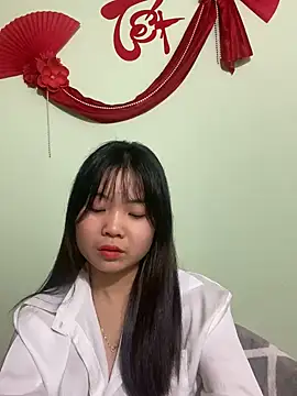 Snapshot of Maeve2k5 chatting on 02.12.25 Maeve2k5 online show from 02.12.25