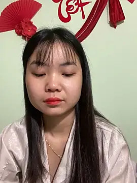 Snapshot of Maeve2k5 chatting on 02.14.25 Maeve2k5 online show from 02.14.25