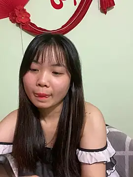 Snapshot of Maeve2k5 chatting on 02.19.25 Maeve2k5 online show from 02.19.25