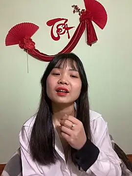 Snapshot of Maeve2k5 chatting on 02.24.25 Maeve2k5 online show from 02.24.25