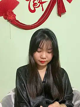 Snapshot of Maeve2k5 chatting on 03.02.25 Maeve2k5 online show from 03.02.25