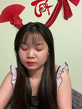 Snapshot of Maeve2k5 chatting on 03.08.25 Maeve2k5 online show from 03.08.25