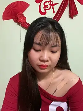 Snapshot of Maeve2k5 chatting on 03.10.25 Maeve2k5 online show from 03.10.25