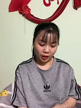 Snapshot of Maeve2k5 chatting on 03.20.25 Maeve2k5 online show from 03.20.25