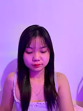 Snapshot of Maeve2k5 chatting on 09.08.25 Maeve2k5 online show from 09.08.25