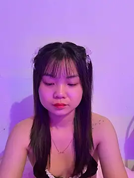 Snapshot of Maeve2k5 chatting on 09.11.25 Maeve2k5 online show from 09.11.25