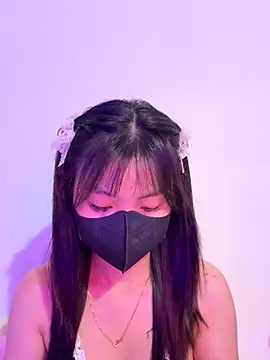 Snapshot of Maeve2k5 chatting on 09.20.25 Maeve2k5 online show from 09.20.25