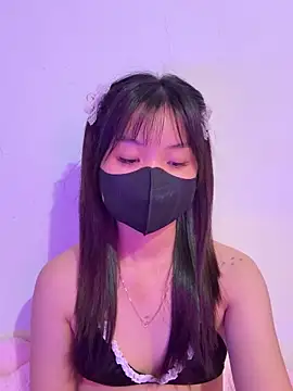 Snapshot of Maeve2k5 chatting on 09.22.25 Maeve2k5 online show from 09.22.25