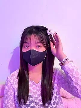 Snapshot of Maeve2k5 chatting on 09.26.25 Maeve2k5 online show from 09.26.25