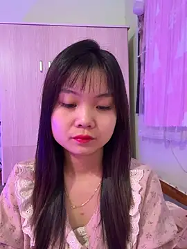 Snapshot of Maeve2k5 chatting on 10.09.25 Maeve2k5 online show from 10.09.25