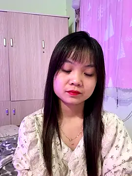 Snapshot of Maeve2k5 chatting on 10.10.25 Maeve2k5 online show from 10.10.25