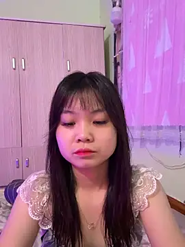 Snapshot of Maeve2k5 chatting on 10.15.25 Maeve2k5 online show from 10.15.25