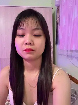 Snapshot of Maeve2k5 chatting on 10.16.25 Maeve2k5 online show from 10.16.25