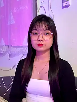 Snapshot of Maeve2k5 chatting on 11.01.25 Maeve2k5 online show from 11.01.25