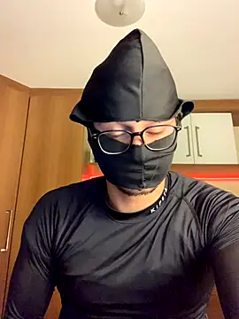 Snapshot of Eggsyapel chatting on 10.16.25 Eggsyapel online show from 10.16.25