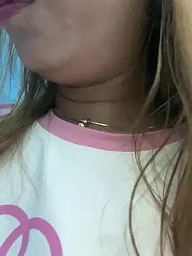 Snapshot of Linaannn chatting on 03.01.25 Linaannn online show from 03.01.25