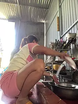 Snapshot of Linaannn chatting on 03.02.25 Linaannn online show from 03.02.25