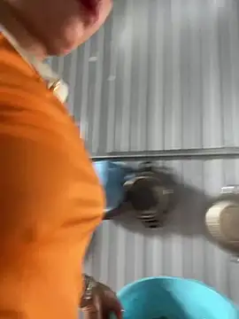 Snapshot of Linaannn chatting on 03.09.25 Linaannn online show from 03.09.25