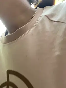 Snapshot of Linaannn chatting on 03.12.25 Linaannn online show from 03.12.25