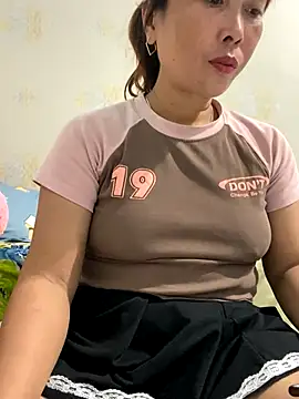 Snapshot of Linaannn chatting on 09.14.25 Linaannn online show from 09.14.25