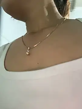 Snapshot of Linaannn chatting on 10.22.25 Linaannn online show from 10.22.25