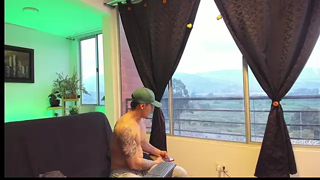 MARCELOANDLUCIAN online show from 11.12.25