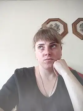 Snapshot of CoddessCrystal chatting on 05.17.26 CoddessCrystal online show from 05.17.26