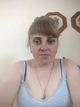 Snapshot of CoddessCrystal chatting on 05.24.26 CoddessCrystal online show from 05.24.26